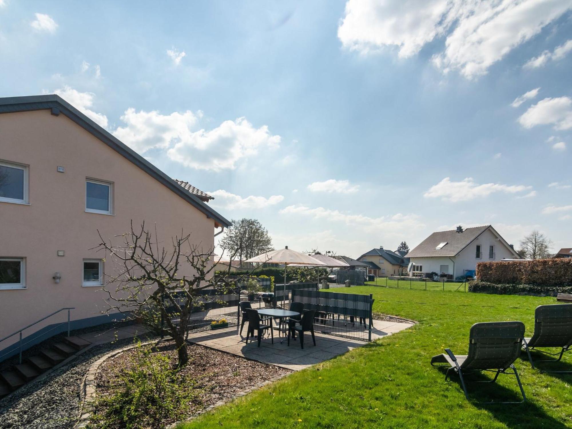 Lovely Modern Apartment With Private Terrace Ellscheid Eksteriør bilde
