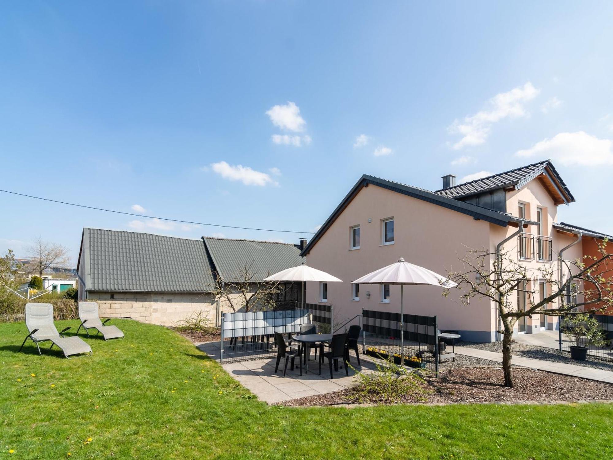 Lovely Modern Apartment With Private Terrace Ellscheid Eksteriør bilde